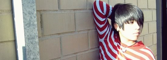 10 tips to get a date A young woman standing in front of a wall